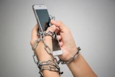 TECH - L'iPhone 13 costa 142 ore di lavoro