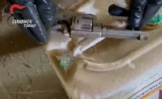 BUSANO - Armi della Prima Guerra Mondiale nascoste nel casolare di campagna: due fratelli arrestati dai carabinieri - VIDEO