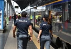 SICUREZZA - Scatta foto ad una minorenne sul treno: denunciato per diffusione di materiale pedopornografico