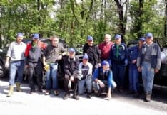 FORNO - I volontari ripuliscono le discariche abusive - FOTO