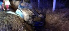 OGLIANICO - Auto ribaltata nel fosso: paura in via Salassa - FOTO