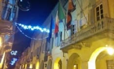 RIVAROLO - Addio alle luci di Natale: la crisi spegne le luminarie