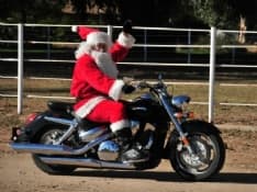 IVREA - Babbo Natale in moto consegna doni ai bimbi ricoverati