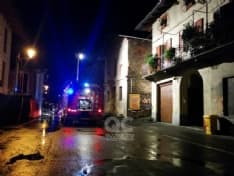 VALPERGA - CROLLA CAMPANILE: FAMIGLIA SALVA PER MIRACOLO - FOTO e VIDEO