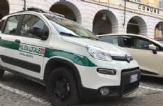 CASTELLAMONTE - Abbandona rifiuti in aperta campagna: identificato e multato dalla polizia locale