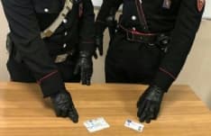 CASTELLAMONTE - In giro con documenti farlocchi: arrestato