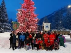 CERESOLE REALE - Acceso l'albero di Natale: tradizione rispettata nel segno della neve - FOTO