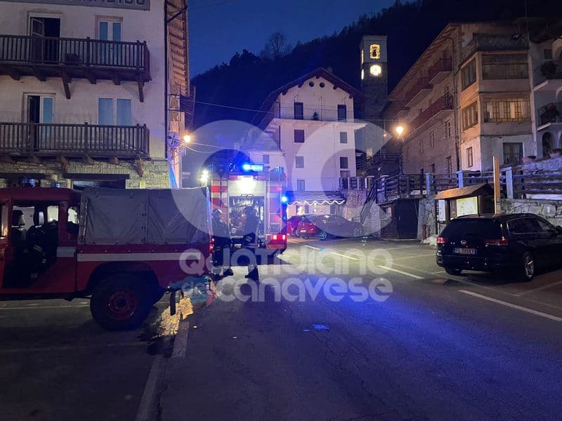 NOASCA - Incendio all'Albergo Gran Paradiso, intervento dei vigili del fuoco all'alba di Natale - FOTO