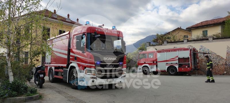 CASTELLAMONTE - Vasto incendio a Filia, a fuoco i boschi della frazione - FOTO e VIDEO