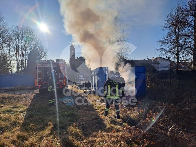 FELETTO - Botto inesploso, fiamme nel cassone alle spalle del cimitero: intervento dei vigili del fuoco