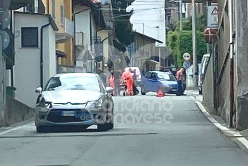 FORNO CANAVESE - Scontro tra due auto di fronte all'ex area Obert - FOTO