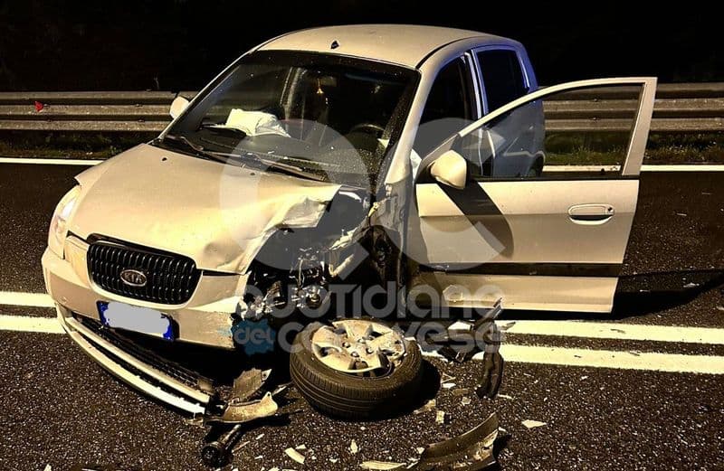 TORINO-CASELLE - Scontro frontale all'alba sul raccordo: due feriti - FOTO