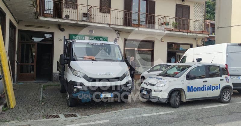 RIVAROSSA - Salta in aria il bancomat della Intesa Sanpaolo, ennesimo colpo della «banda della marmotta»