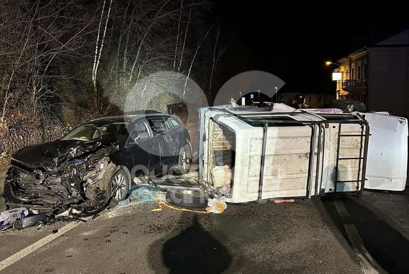 BRUTTO INCIDENTE SULLA STATALE 26 - Tre veicoli coinvolti nello schianto a Settimo Vittone - FOTO