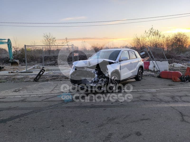 BUSANO - Scontro frontale alle porte del paese: tre persone coinvolte - FOTO