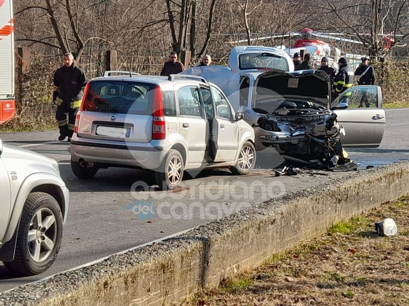 CASTELLAMONTE - Scontro frontale sulla strada per Campo e Muriaglio: morta una donna - FOTO e VIDEO