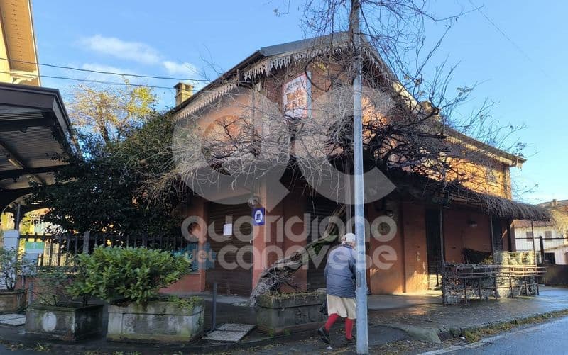CUORGNE' - Macchinette non in regola, chiuso fino a fine mese il bar vicino alla stazione: multe per 30 mila euro