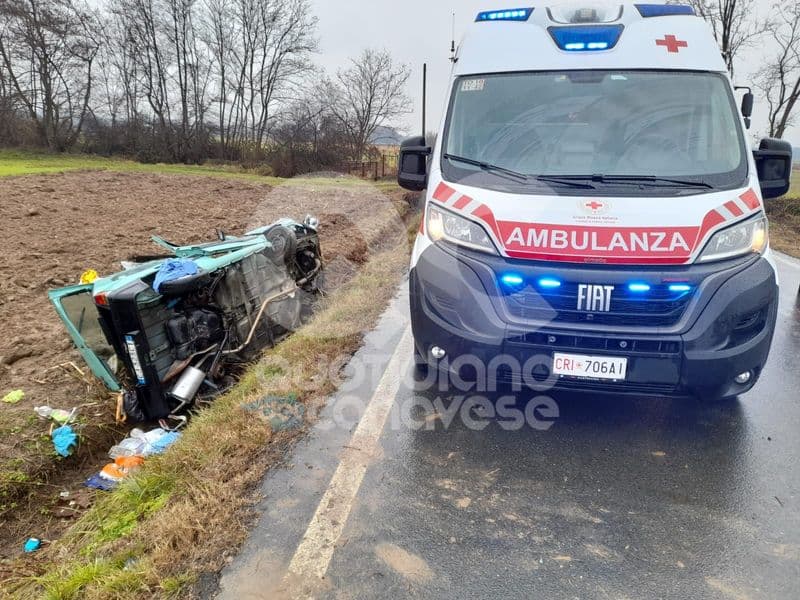 SAN GIUSTO CANAVESE-FOGLIZZO - Brutto incidente sulla provinciale, Fiat Panda distrutta: un uomo ferito - FOTO e VIDEO