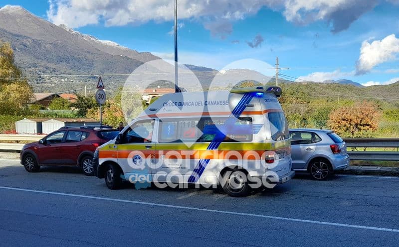 CUORGNE' - Incidente in via Torino: due auto coinvolte, un uomo ferito portato in ospedale