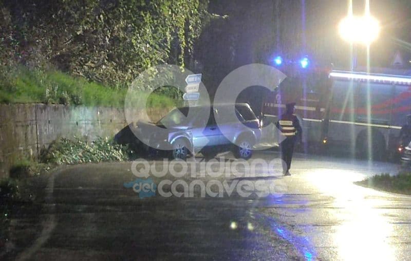SAN MARTINO CANAVESE - Si schianta con il suv contro un muro e resta incastrato: ferito un automobilista - FOTO