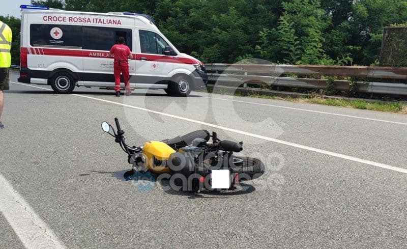 CASTELLAMONTE - Ancora un incidente in pedemontana: motociclista ferito portato in ospedale - FOTO