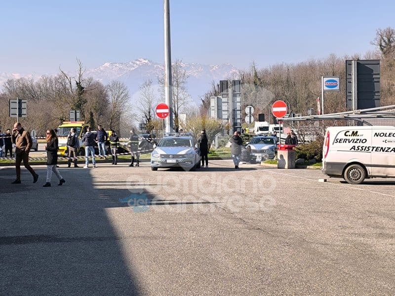 IVREA-SANTHIA' - Aggredisce due poliziotti con un martello: sparatoria nell'area di servizio della bretella