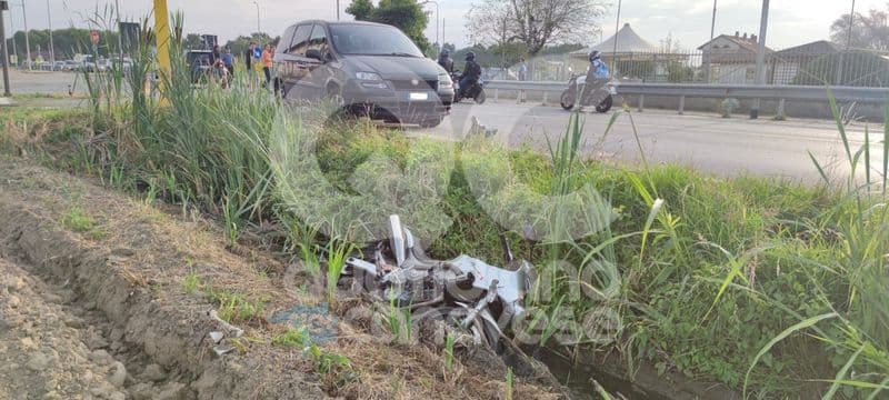 RIVAROLO-BOSCONERO - Pauroso schianto sulla 460 in borgata Vittoria: motociclista elitrasportata in ospedale - FOTO e VIDEO