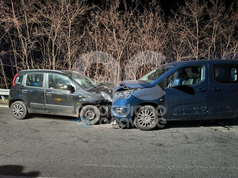 CASTELLAMONTE - Schianto frontale a Sant’Antonio: quattro feriti - FOTO E VIDEO