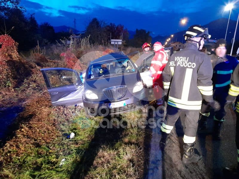 CASTELLAMONTE - Si allontana dopo l'incidente, denunciato per omissione di soccorso. Ferita in prognosi riservata - FOTO