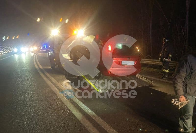 QUAGLIUZZO - Schianto nella notte sulla pedemontana, auto contro le barriere: un uomo ferito - FOTO