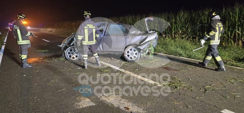 ALBIANO D'IVREA - Brutto incidente nella notte, automobilista in prognosi riservata - FOTO