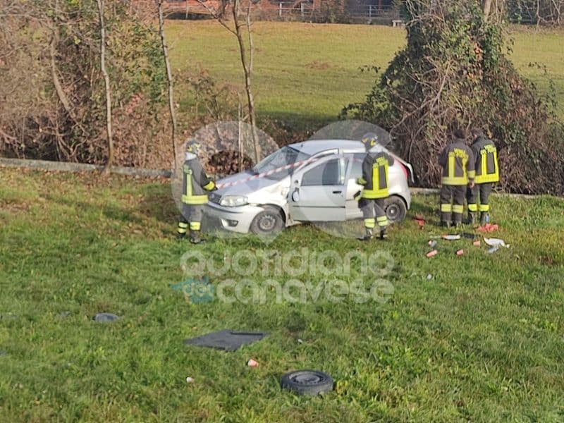 CASTELLAMONTE - Si schianta con l'auto a Spineto e finisce nel prato: l'allarme scattato ore dopo - FOTO