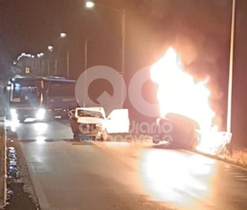 SCARMAGNO - Pauroso incidente in strada Romano-Montalenghe: auto in fiamme, una persona ferita - FOTO e VIDEO
