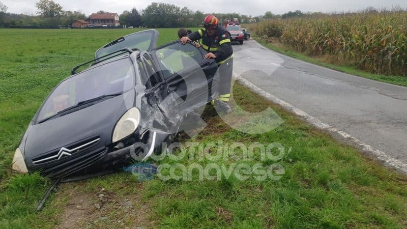 SAN MAURIZIO CANAVESE - Guida senza patente e si schianta contro l'auto di una famiglia di San Francesco al Campo: bimbo di nove mesi in ospedale - FOTO