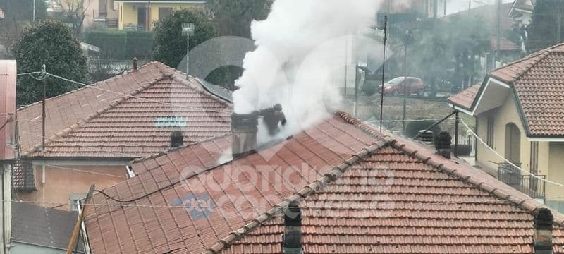 FELETTO - Incendio alla canna fumaria, provvidenziale intervento dei vigili del fuoco - FOTO