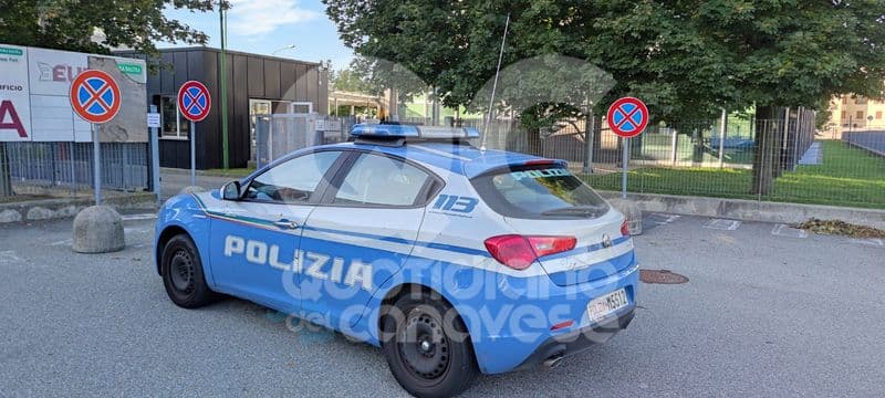 IVREA - Tenta di entrare in tribunale con un coltello di 40 centimetri: pensionato denunciato dalla polizia
