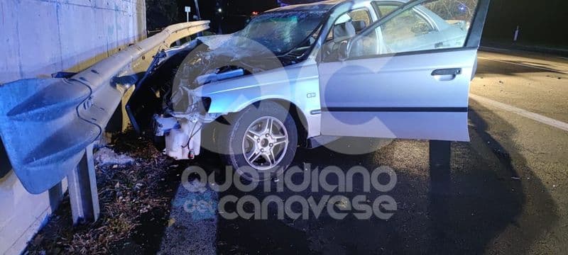 TORRE CANAVESE - Si schianta contro il viadotto della Pedemontana: 26enne di Montalto Dora seriamente ferito - FOTO e VIDEO