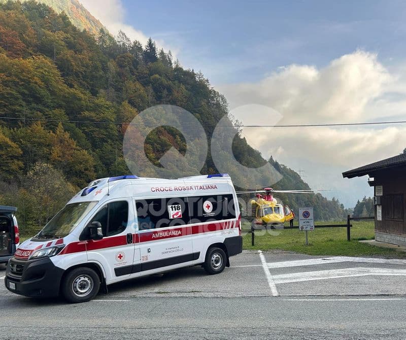 VALPRATO SOANA - Cade mentre pota un albero, 93enne ferito trasportato con l'elicottero in ospedale a Ciriè