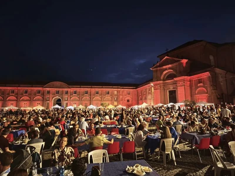 AGLIE' - Bilancio positivo per «Calici», in 1800 all'evento di piazza Castello e già si pensa all'edizione 2026 - FOTO e VIDEO
