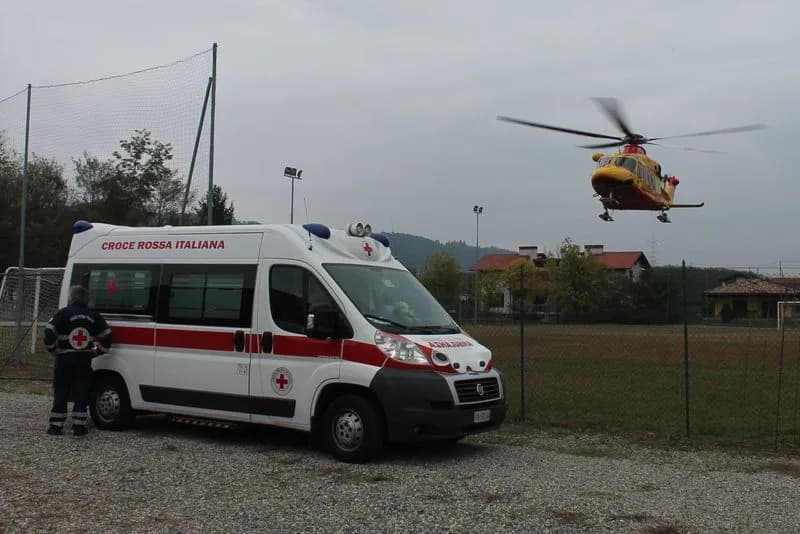 AGLIE' - 12enne cade a scuola, elitrasportato al Regina Margherita