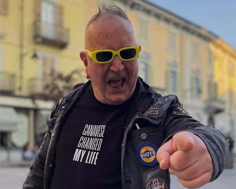 AGLIE' - «Chi troppo lavora (non fa l’amore)», il nuovo singolo del canavesano d'adozione Johnson Righeira