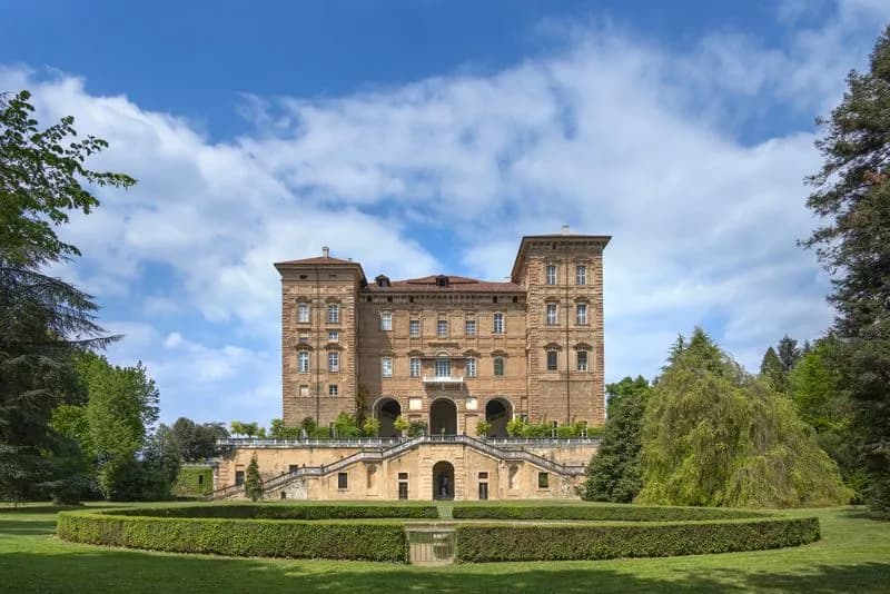 AGLIE' - Domenica di grandi eventi per il castello alladiese