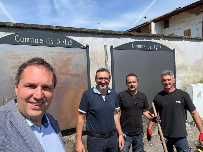 AGLIE' - In fase di installazione le bacheche delle affissioni «Made in Canavese»