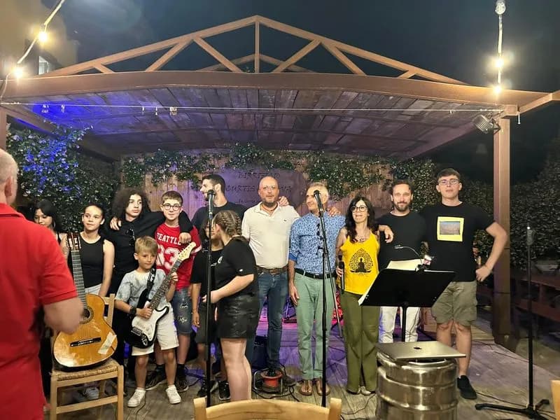 BAIRO - Applausi per il saggio degli allievi dell'Apollon Music School