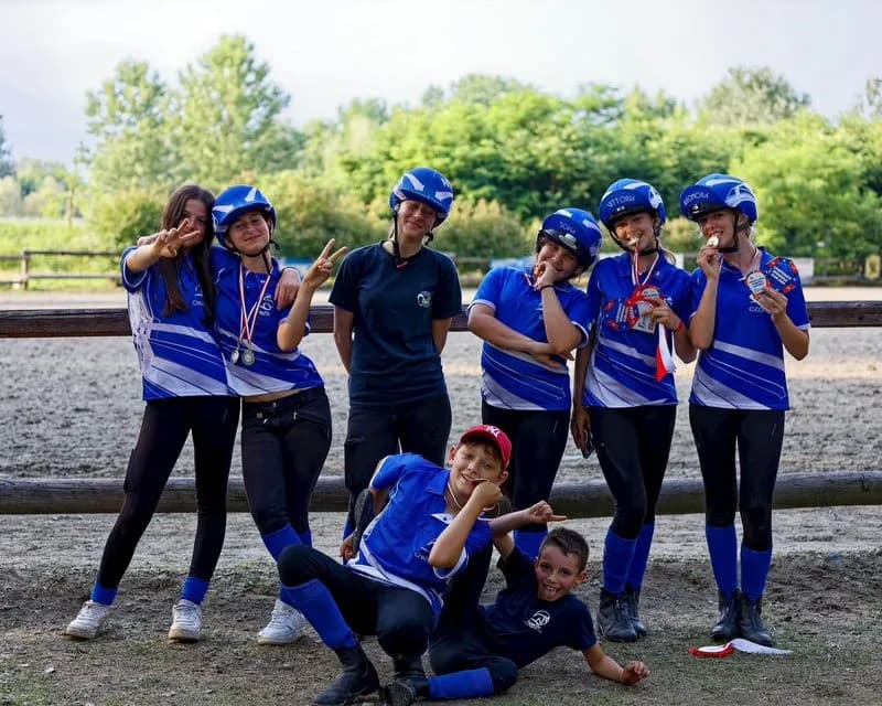 BAIRO - Pioggia di medaglie per i giovani cavalieri e amazzoni dell'Equin'Ozio ai campionati regionali - FOTO