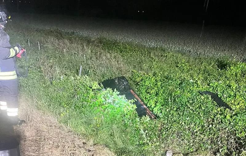 BORGARO - Finisce fuori strada con l'auto e si ribalta più volte: un ferito trasportato in ospedale - FOTO