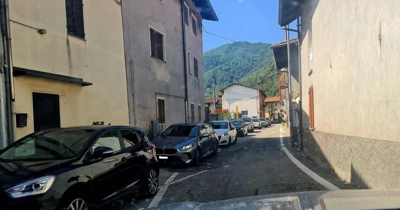 BORGOFRANCO D’IVREA - Ferragosto con code infernali: «Servono circonvallazione e sovrappassi» - FOTO