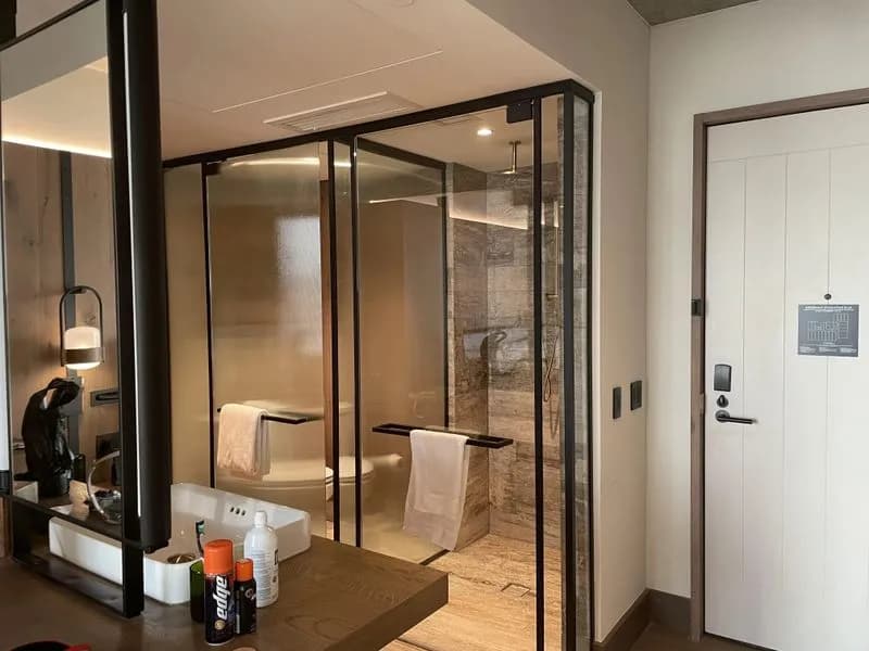 TURISMO - Non aprite quella porta (perché tanto non c’è)