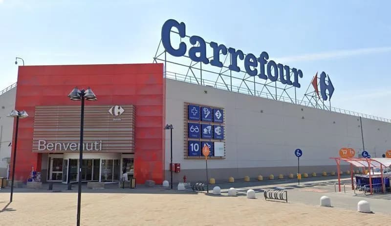 CANAVESE - Carrefour saluta l'Italia, forte apprensione per centinaia di lavoratori