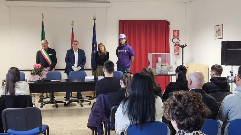 BUROLO - Accolti i 18enni all'insegna della gentilezza e della Costituzione